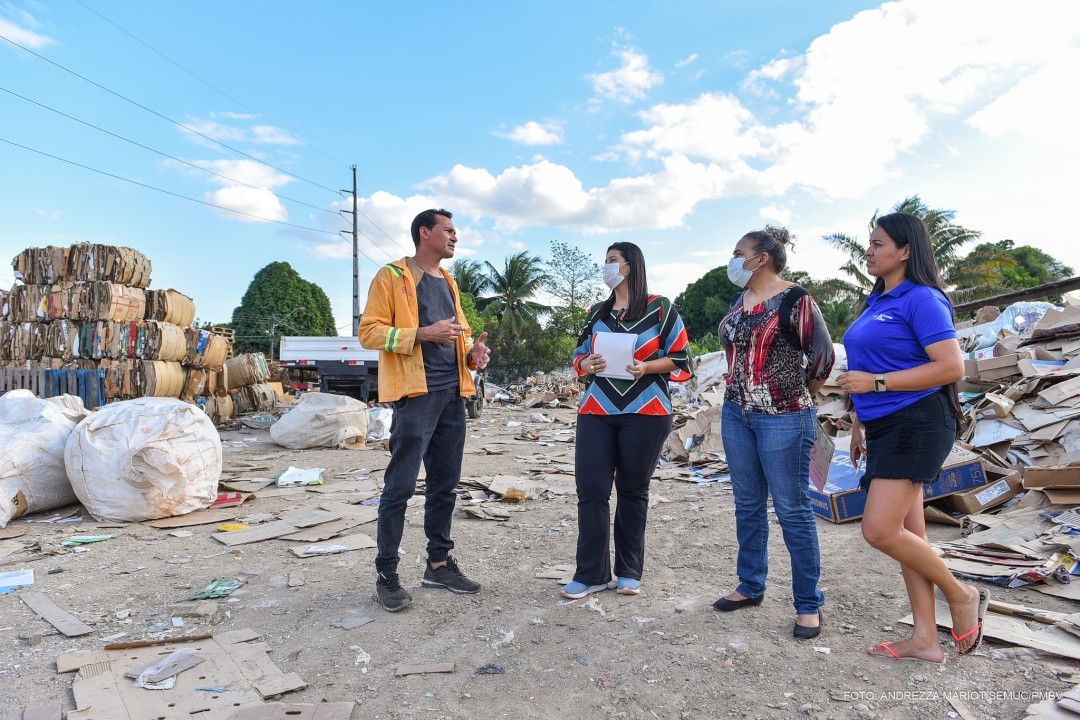 Ação educativa leva orientações a empresas de reciclagem em Boa Vista