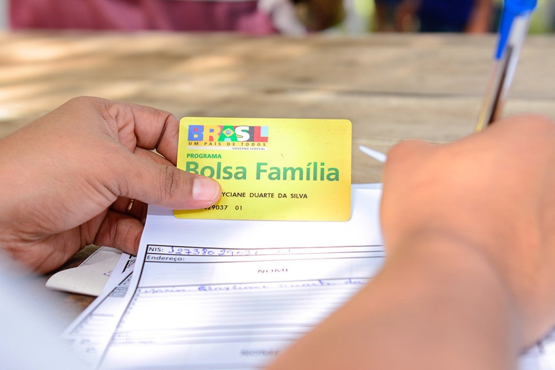 Beneficiários do Auxílio Brasil devem atualizar informações de saúde