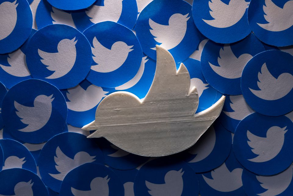 Após suspensão temporária de compra do Twitter, ações da rede social despencam