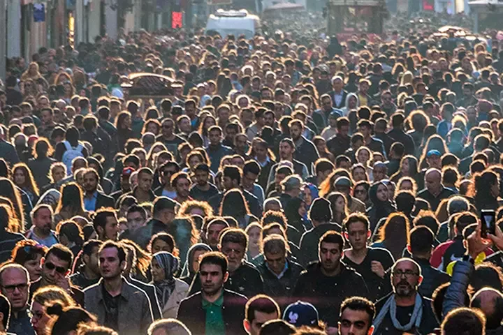 População mundial atingirá 8 bilhões em novembro