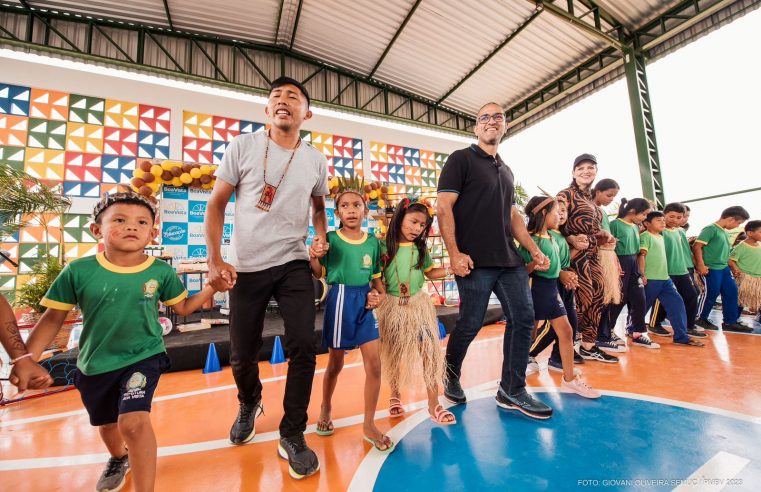 Prefeito de Boa Vista inaugura primeira quadra poliesportiva em escola indígena