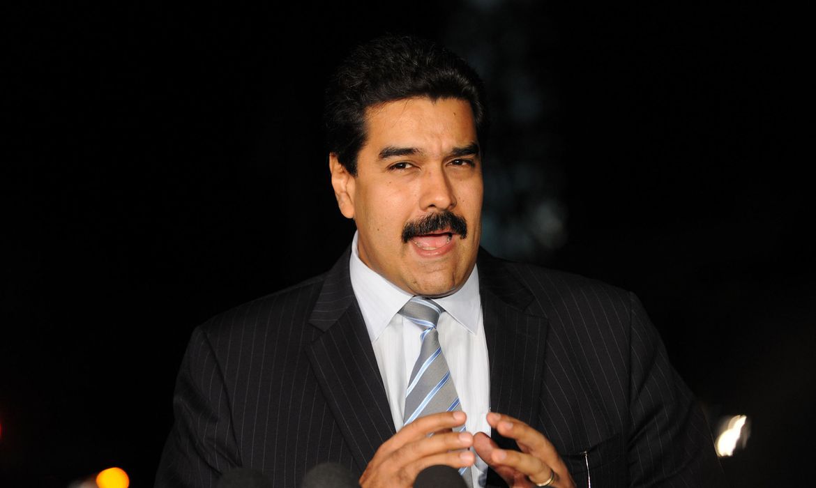 Maduro chega ao Brasil para cúpula de países da América do Sul
