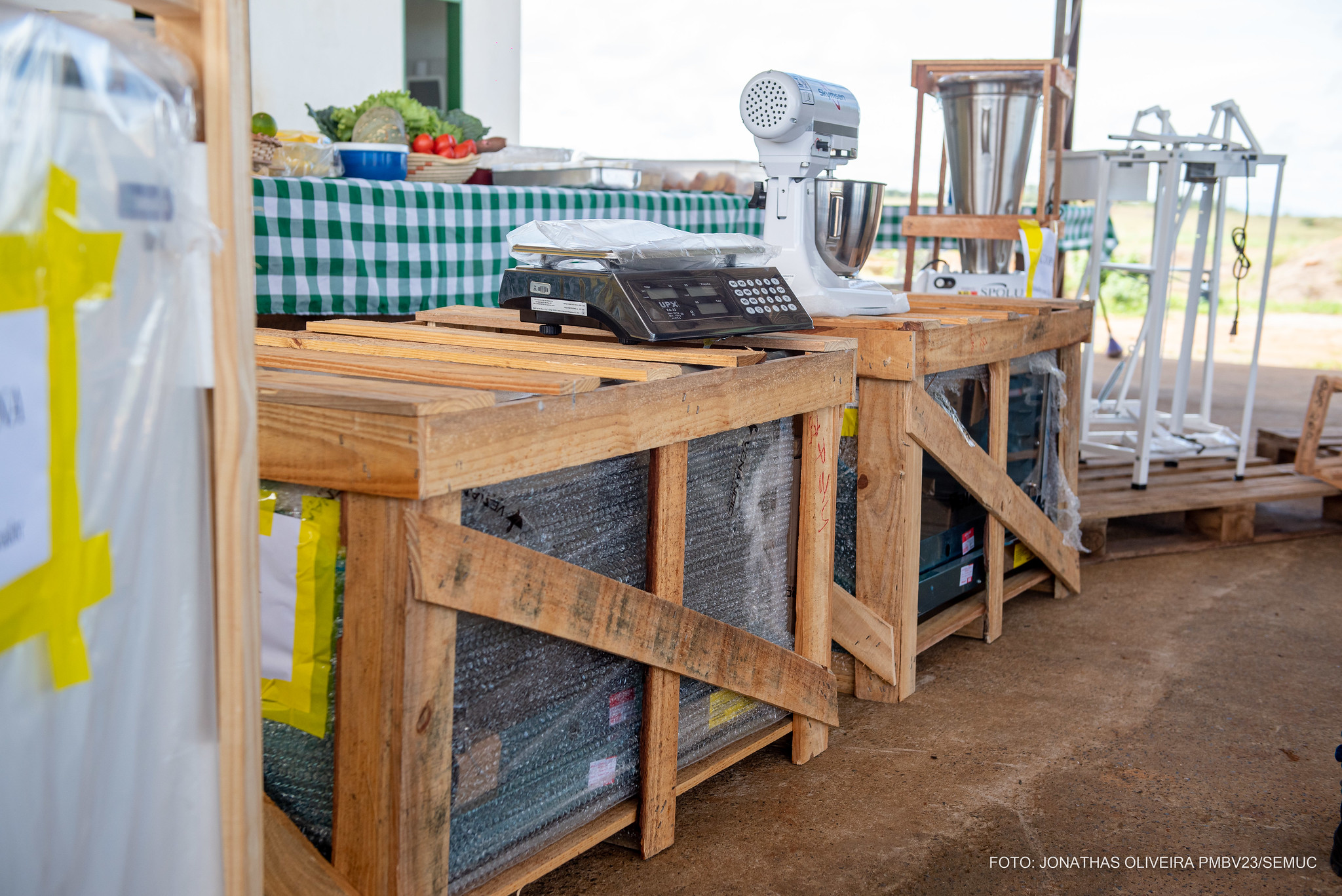 Cooperativas da zona rural de Boa Vista recebem equipamentos de cozinha industrial da Prefeitura