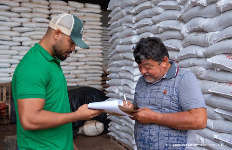 Agricultores de Boa Vista recebem 400 toneladas de insumo da Prefeitura