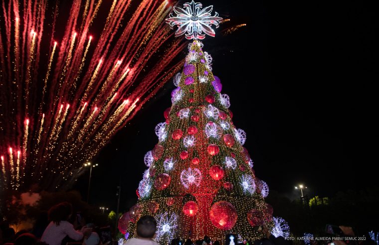 Acendimento das Árvores de Natal da Praça Germano Augusto Sampaio e Praça Fábio Marques Paracat acontece neste sábado (02)