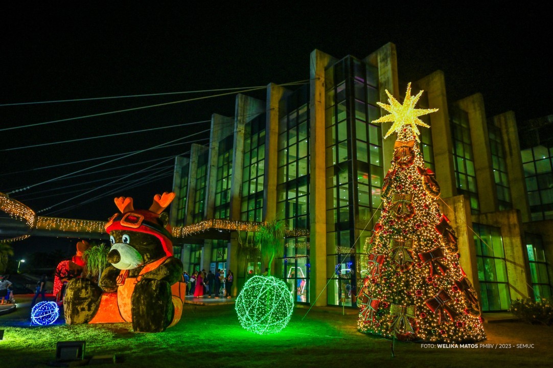 Teatro Municipal de Boa Vista ganha decoração natalina