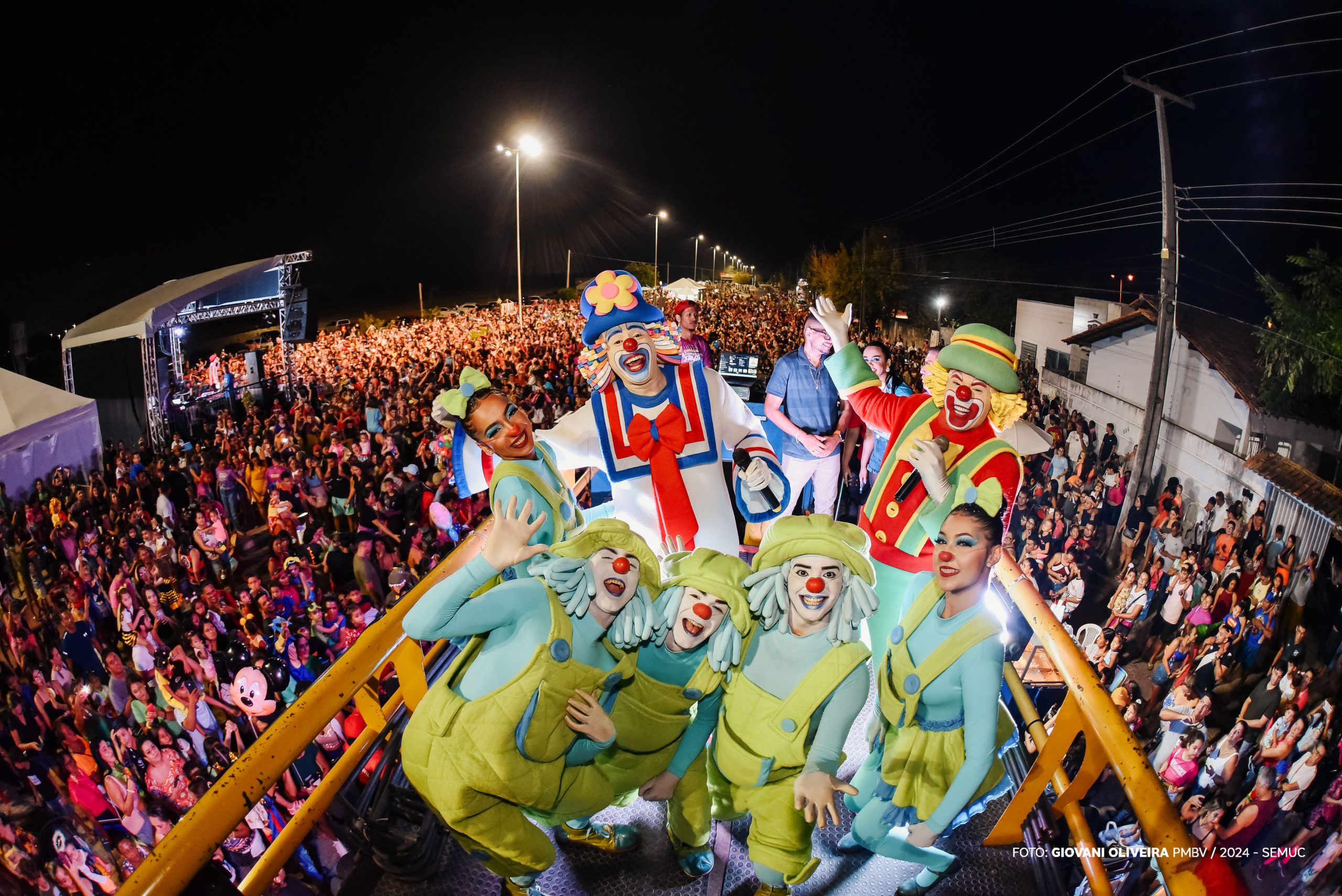 Carnaval 2024 – Milhares de crianças curtiram o show do Patati Patatá e carnapet na Praça Chico do Carneiro
