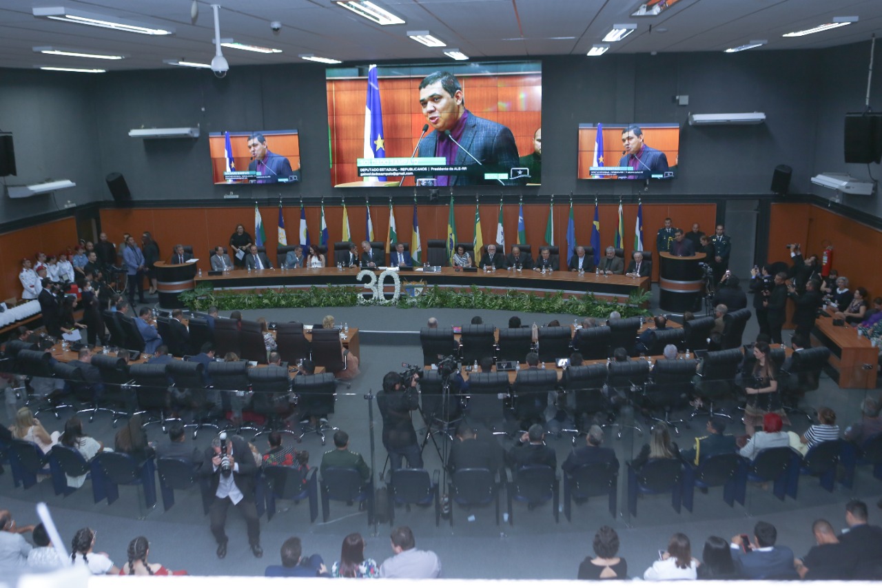 Deputados aprovam projeto de lei que regulamenta aposentadoria de servidores com deficiência em RR