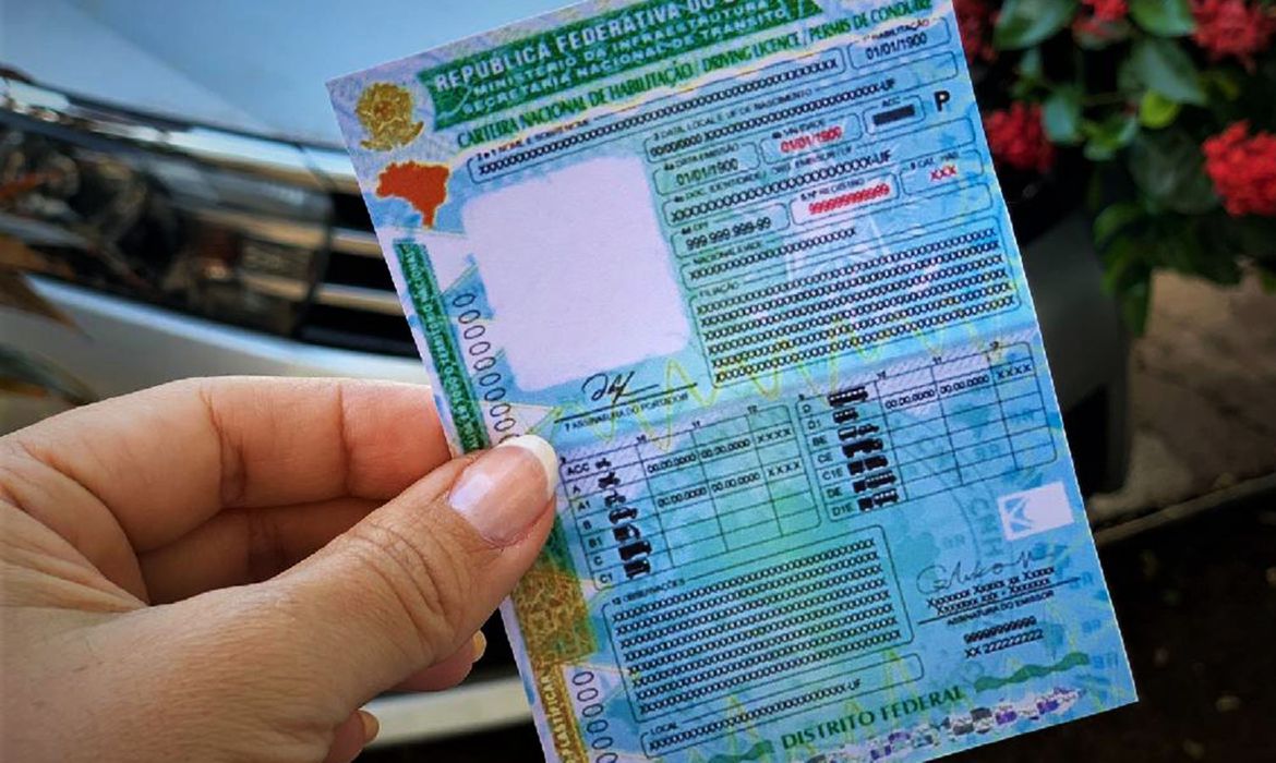 Nova CNH começa a ser emitida a partir desta quarta-feira (1) em todo o Brasil