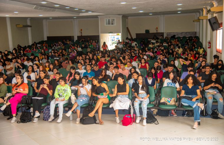 ‘Aulão do Estudante’ prepara jovens dos projetos sociais de Boa Vista para provas de vestibulares da capital