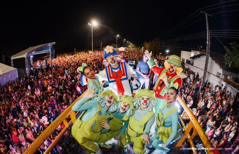Carnaval 2024 – Milhares de crianças curtiram o show do Patati Patatá e carnapet na Praça Chico do Carneiro