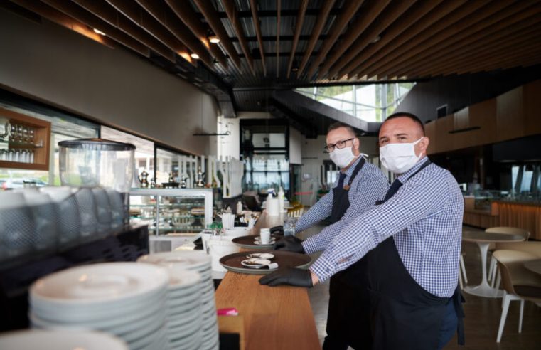 Serviços crescem pelo quarto ano consecutivo