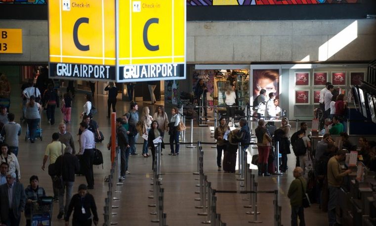 Aposentados já podem adquirir passagens a R$ 200 pelo programa Voa Brasil a partir desta quarta-feira (24)