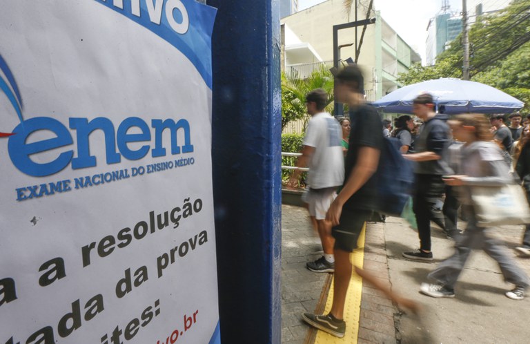 Enem 2024 – Candidatos faltosos podem solicitar reaplicação da prova até sexta-feira (15)
