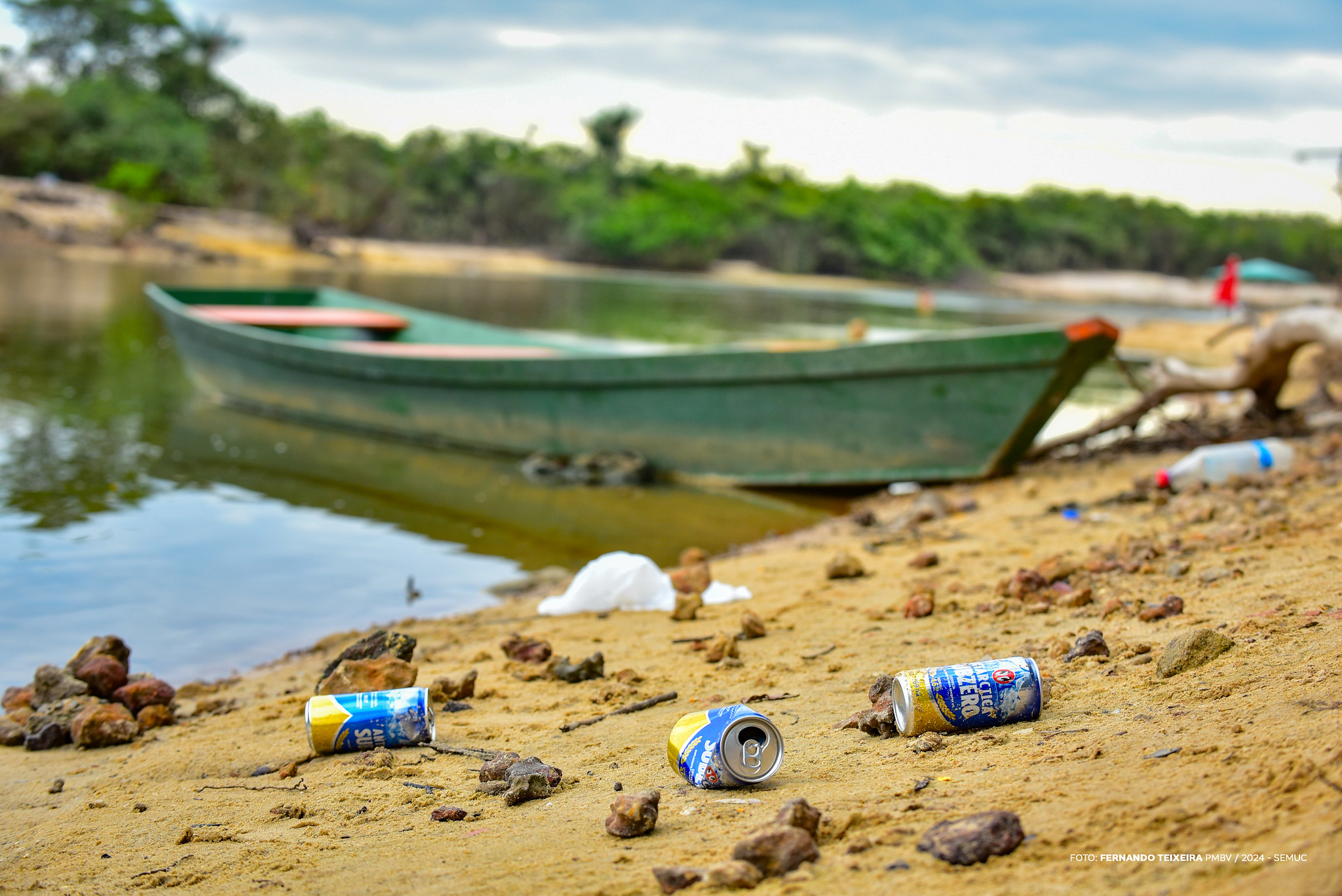 Prefeitura retira cerca de 4 toneladas de lixo por semana dos balneários de Boa Vista