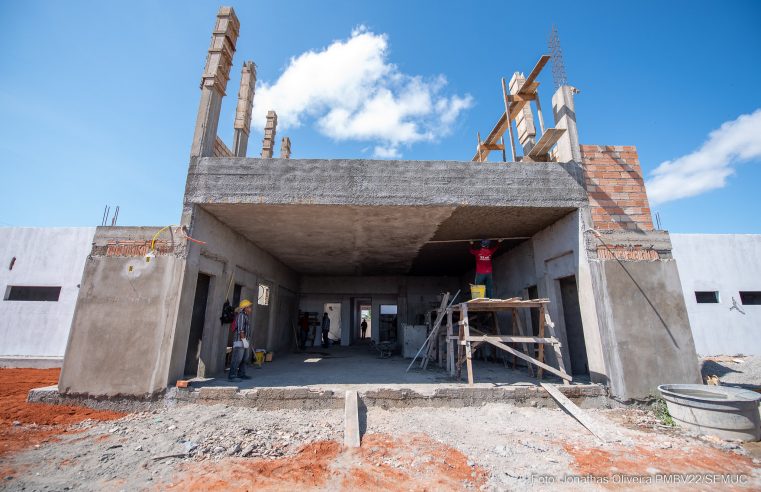 Programa Descomplica desburocratizou mais de 1.800 processos de licenciamento de obras em 2024