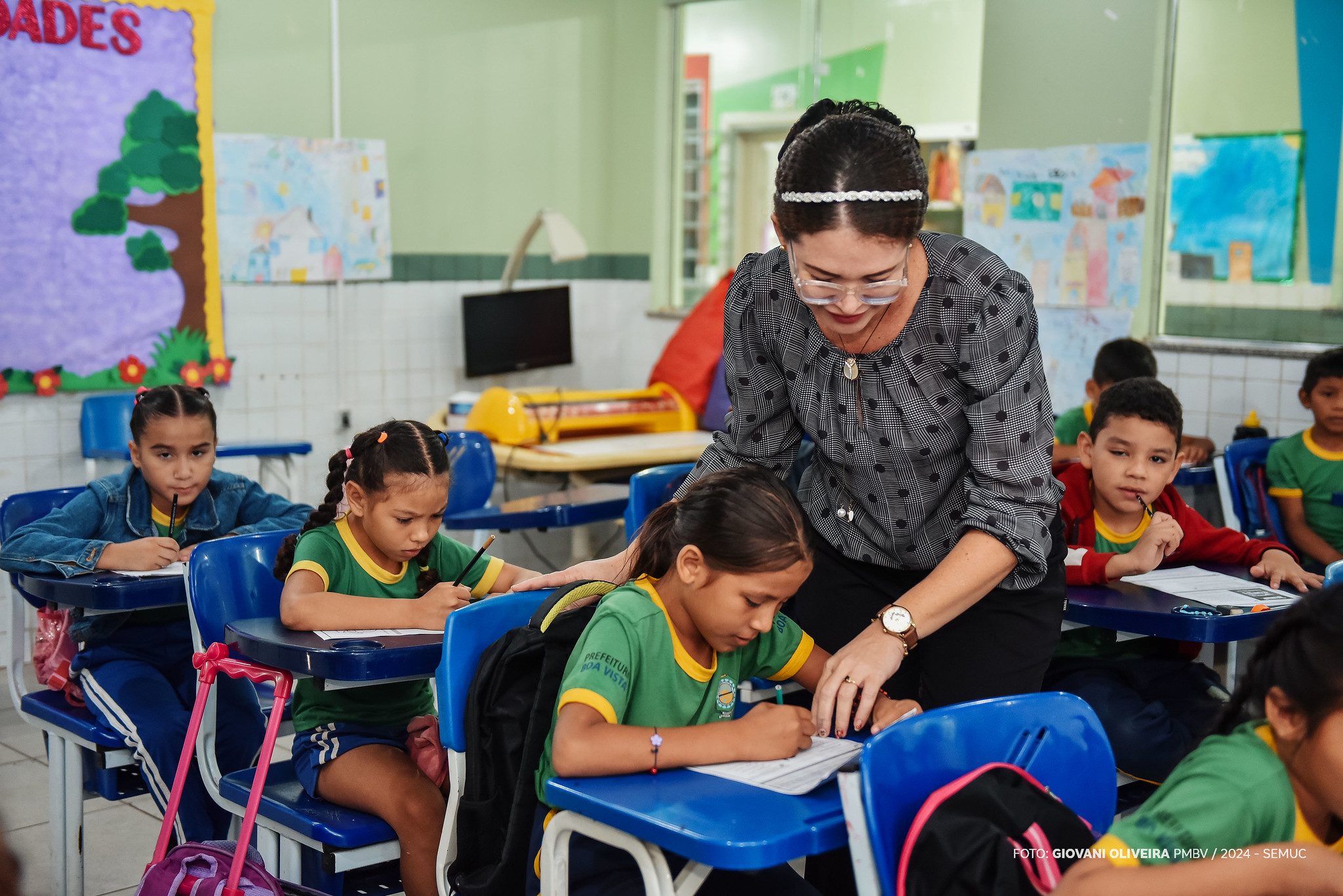Aprovados em listas de espera de seletivos da Educação são convocados