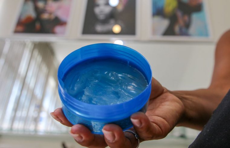 Anvisa cancela venda de pomadas para fixar cabelos; veja a lista
