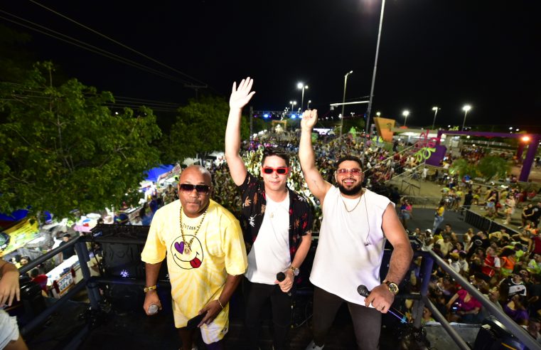 Bandas, trios elétricos e “paredões” de som agitam a folia na Praça Fábio Paracat