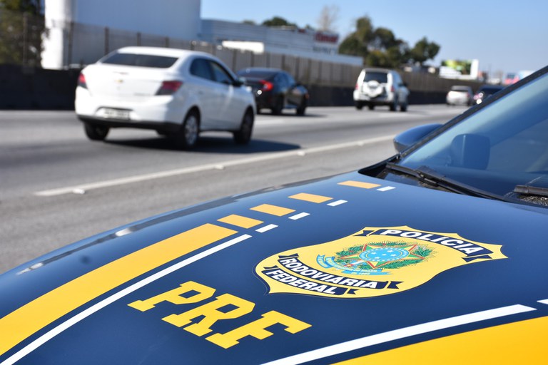 PRF reforça policiamento nas rodovias durante feriado prolongado do Dia do Trabalho