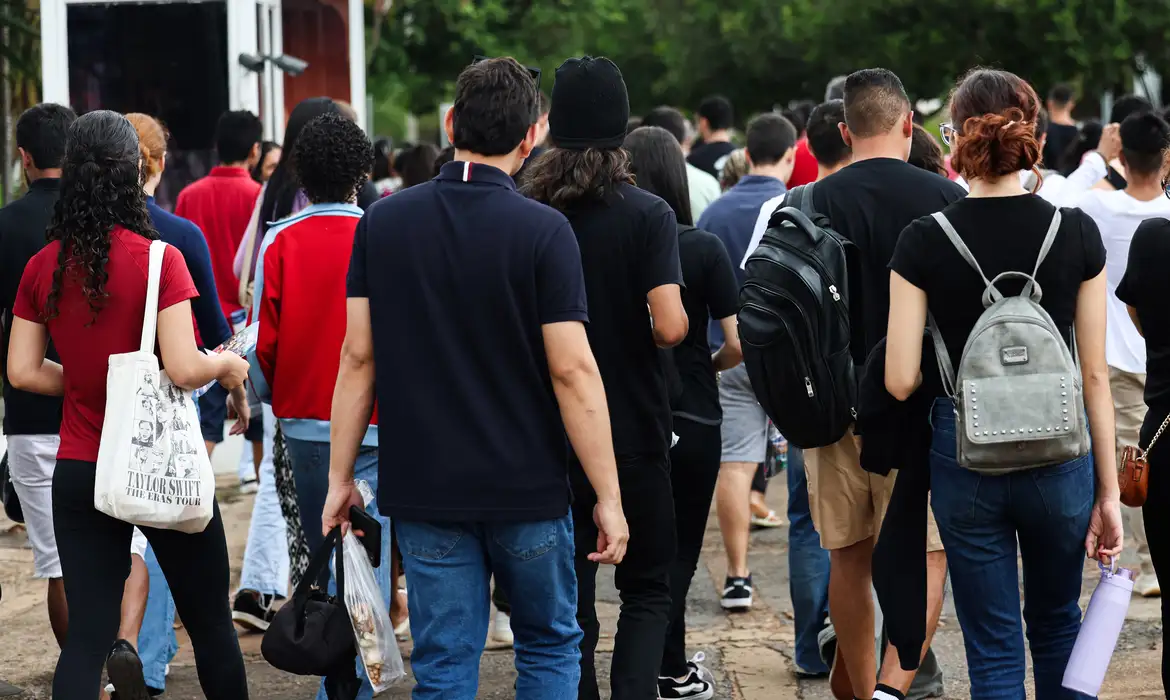 MEC anuncia pré-inscrição automática e certificação no Enem 2025