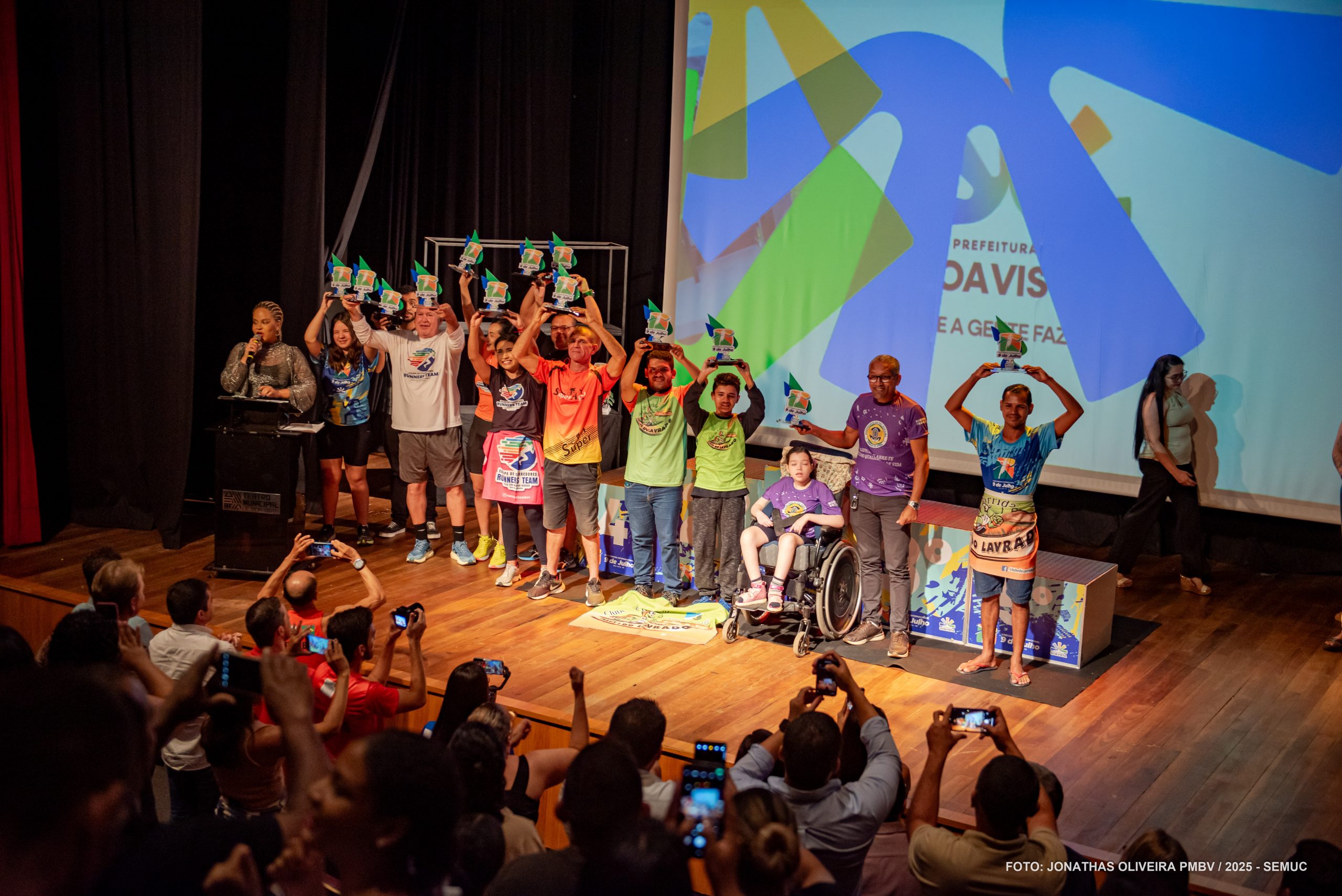 Com mais de 20 mil participantes, Corrida 9 de Julho premia vencedores no Teatro Municipal
