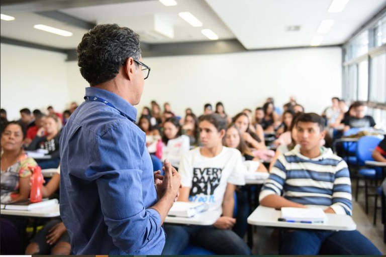 Fies 2025 convoca candidatos da lista de espera do segundo semestre