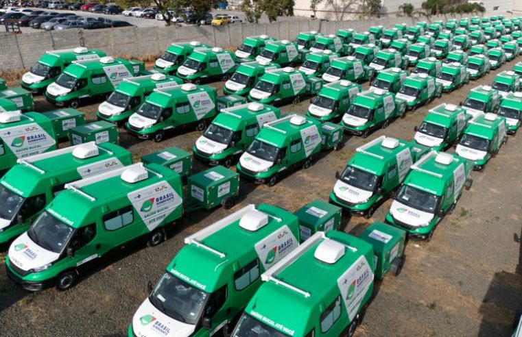 Governo Federal entrega cinco unidades odontológicas móveis a Roraima