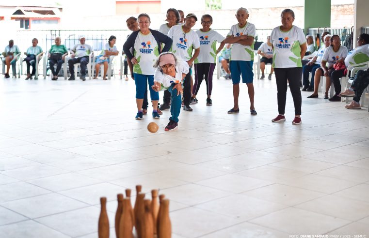 Idosos do projeto Cabelos de Prata participam de atividade sobre autoconhecimento e bem-estar emocional