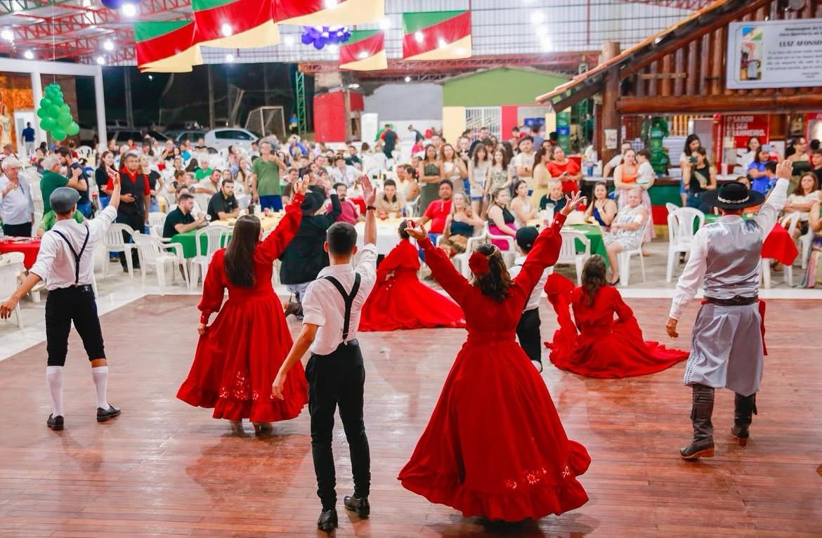 CTG Nova Querência recebe 37ª Semana Farroupilha com shows, danças e cavalgadas