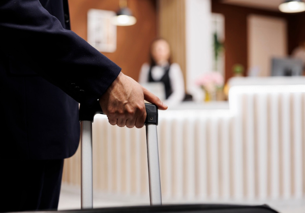 Hotéis terão diária de 24 horas e registro digital de hóspedes a partir de dezembro