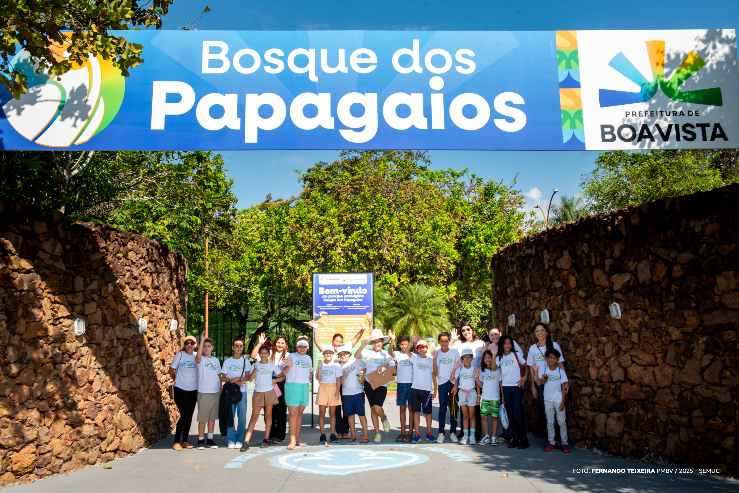 Participantes do Comitê das Crianças participam de plantio e oficina de sementes em área de preservação no Bosque dos Papagaios