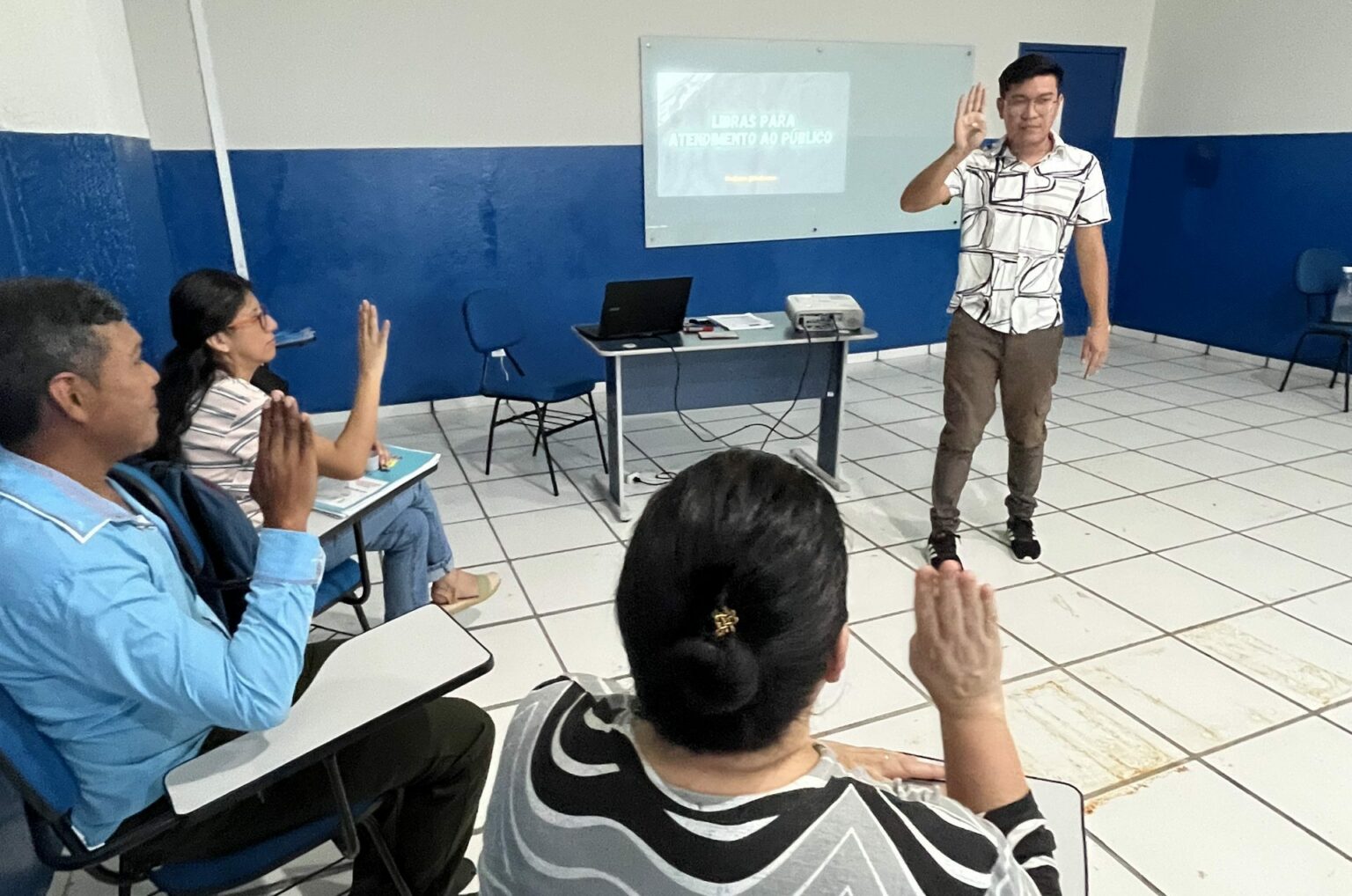 UERR oferece curso gratuito de Libras com inscrições até 12 de outubro