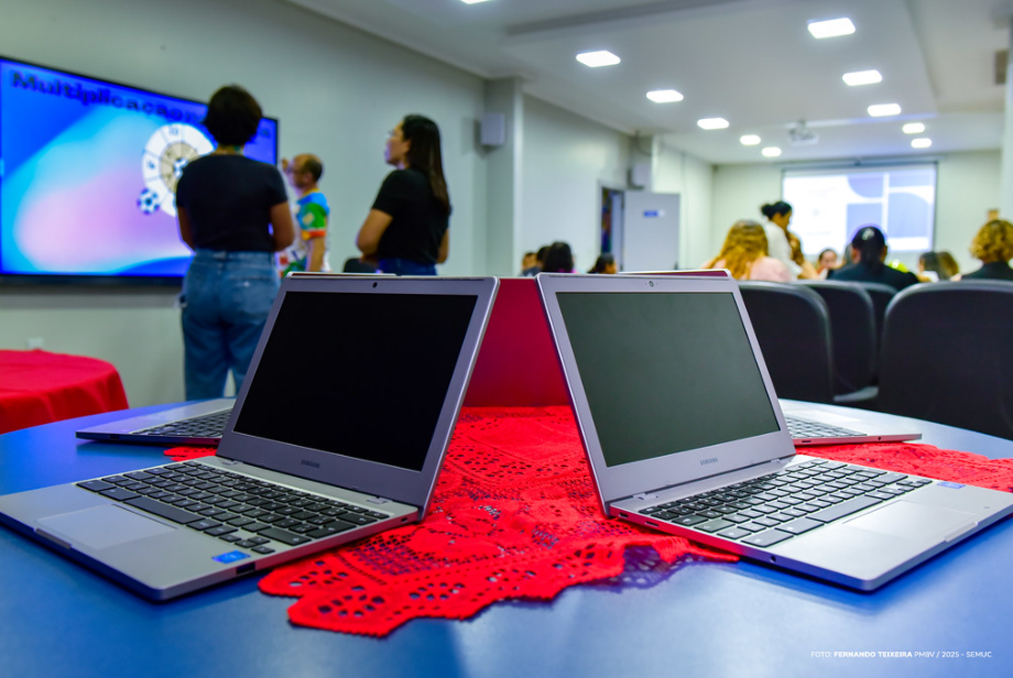 EJA de Boa Vista terá tablets e telas interativas a partir de 2026