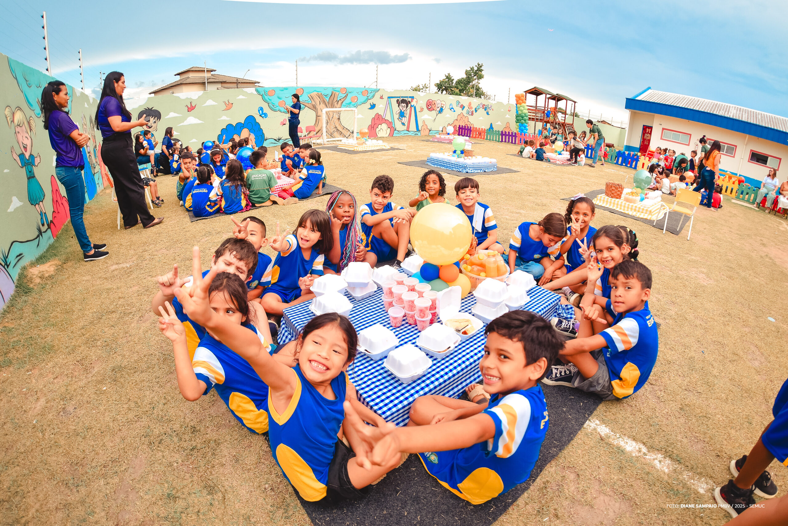 Escola Municipal Emília Rios ganha parque infantil em parceria com a Fundação Abrinq