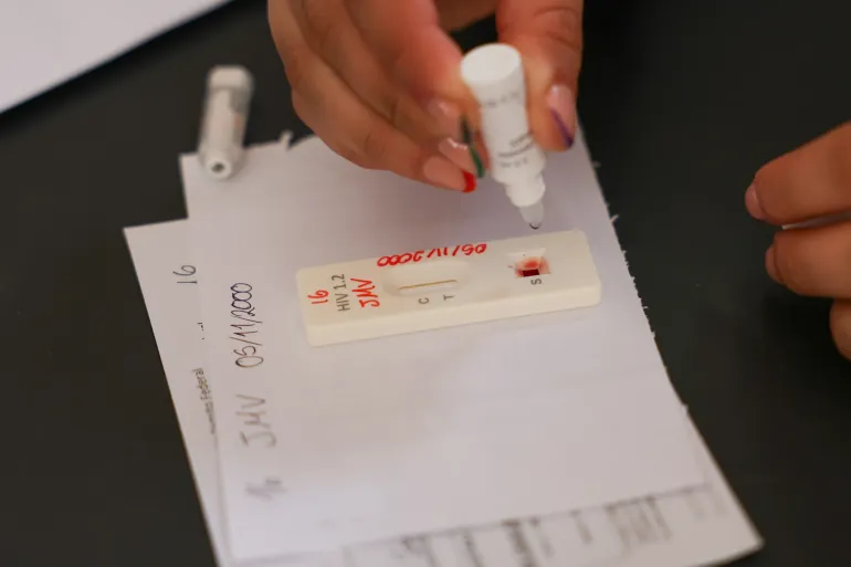 OMS entrega ao Brasil certificado de eliminação da transmissão vertical do HIV como problema de saúde pública