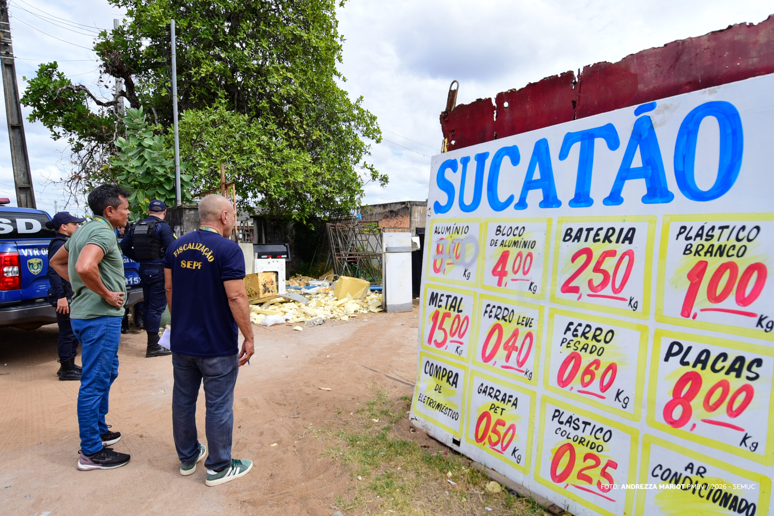 Ferros-velhos passam por fiscalização regular para combater venda de materiais furtados
