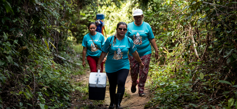 Ministério da Saúde envia profissionais para conter suspeita de surto de coqueluche no território Yanomami, em Roraima