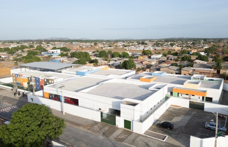 Prefeito Arthur Henrique inaugura escola no Pedra Pintada e marca início de ano letivo