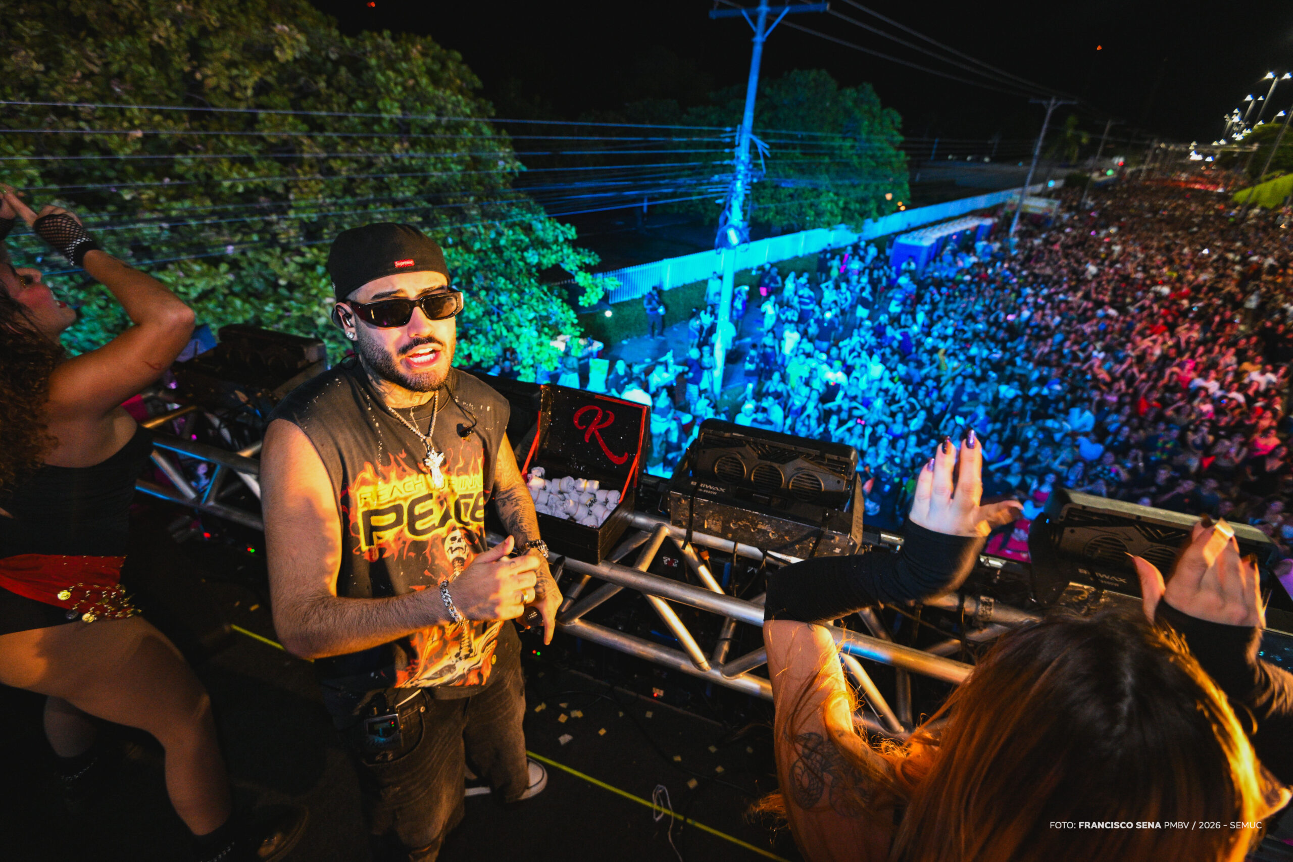 Kevinho transforma Avenida Ene Garcez em baile a céu aberto na terceira noite do Carnaval de Boa Vista 2026