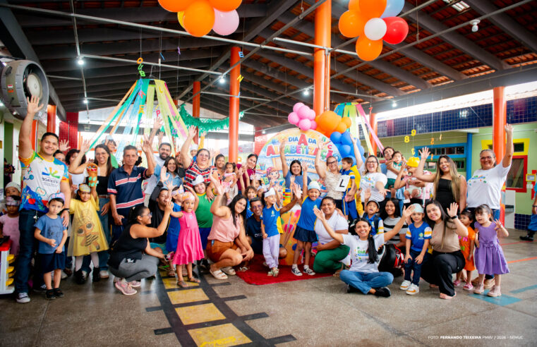 Dia “A” da alfabetização reúne alunos e famílias em escolas de Boa Vista