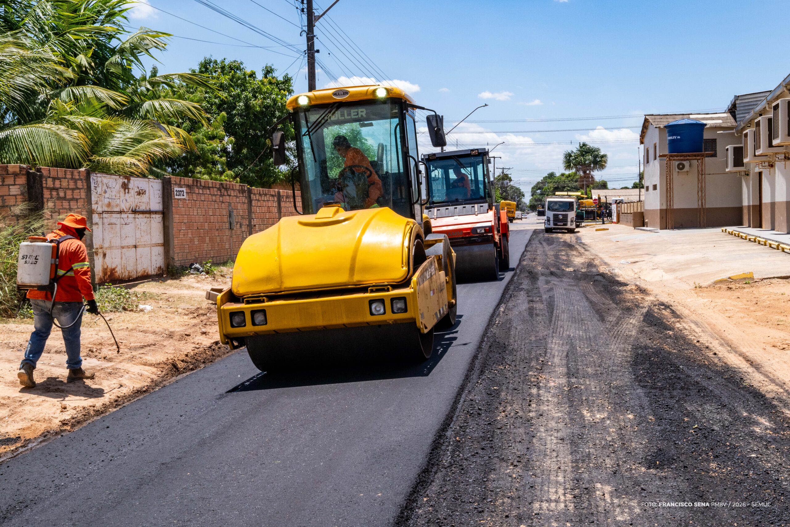 Obras de recapeamento solucionam pontos críticos de alagamento em ruas dos bairros Tancredo Neves e Liberdade