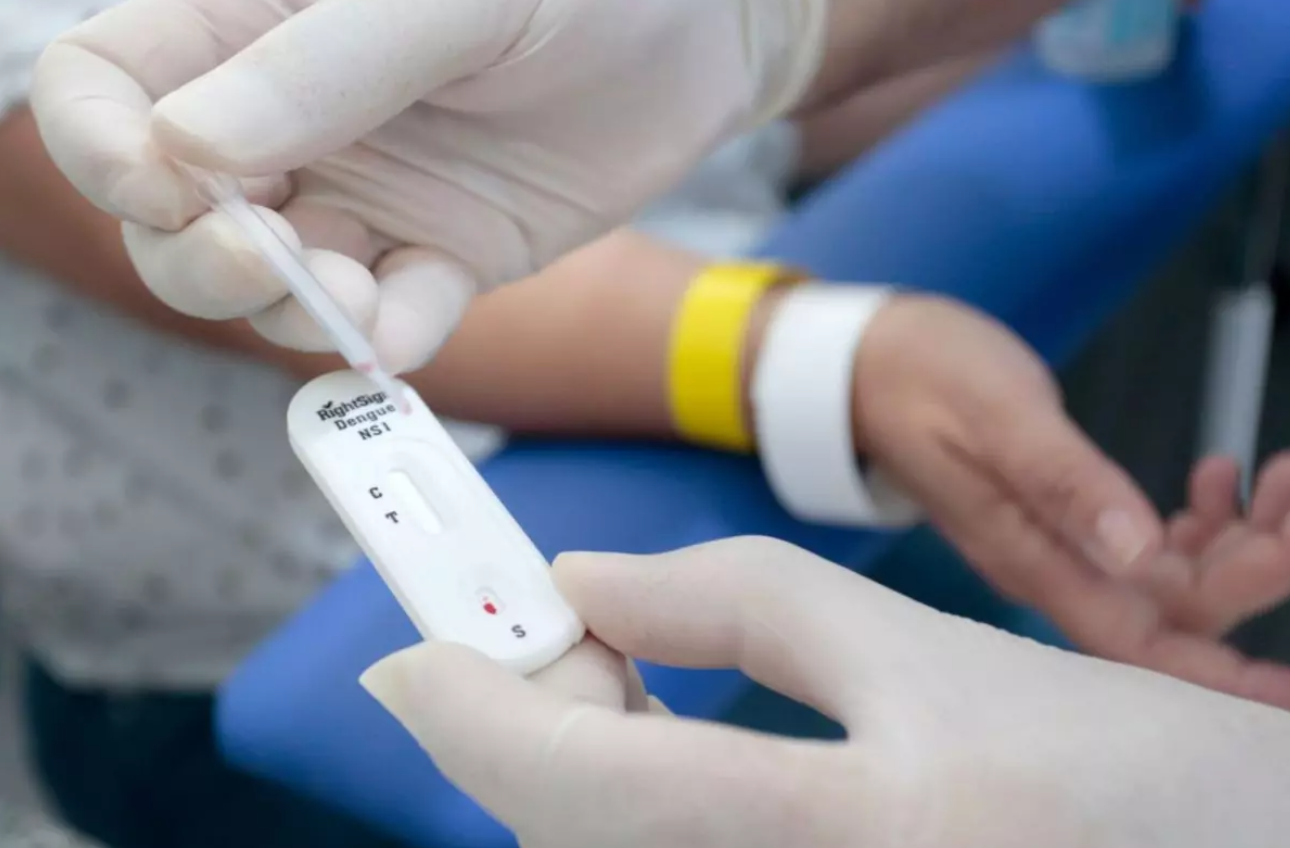 Teste rápido de dengue já está disponível na rede pública