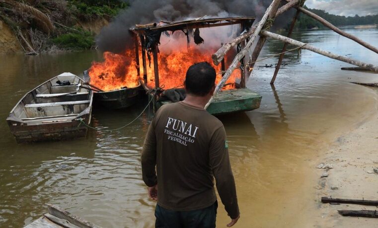 Operações federais inutilizam 80 pistas clandestinas e reduzem em 98% novos garimpos na Terra Yanomami
