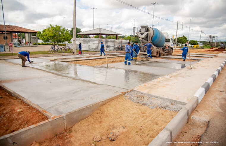 Praça Matheus Yukio Sato, no bairro Centenário, ganha calçadas e novo estacionamento