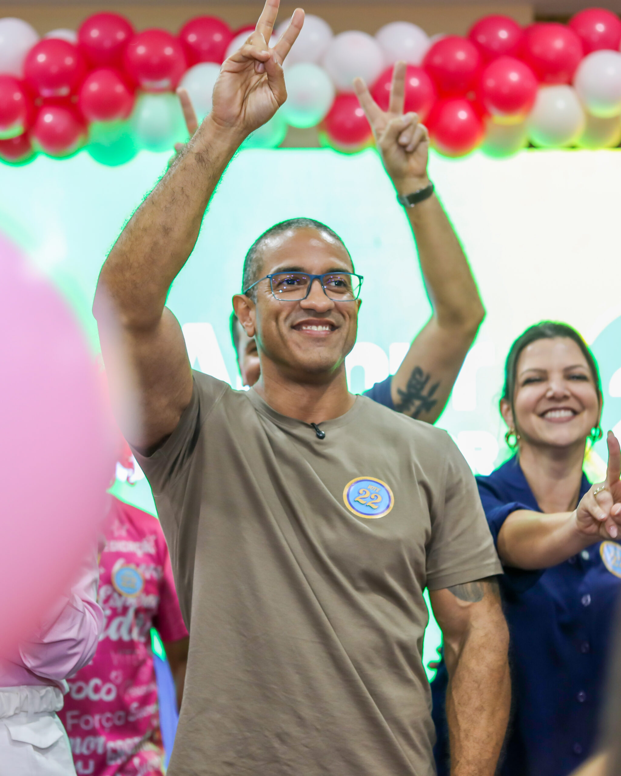 TSE mantém Arthur Henrique em campanha e rejeita pedido de rival às vésperas da votação