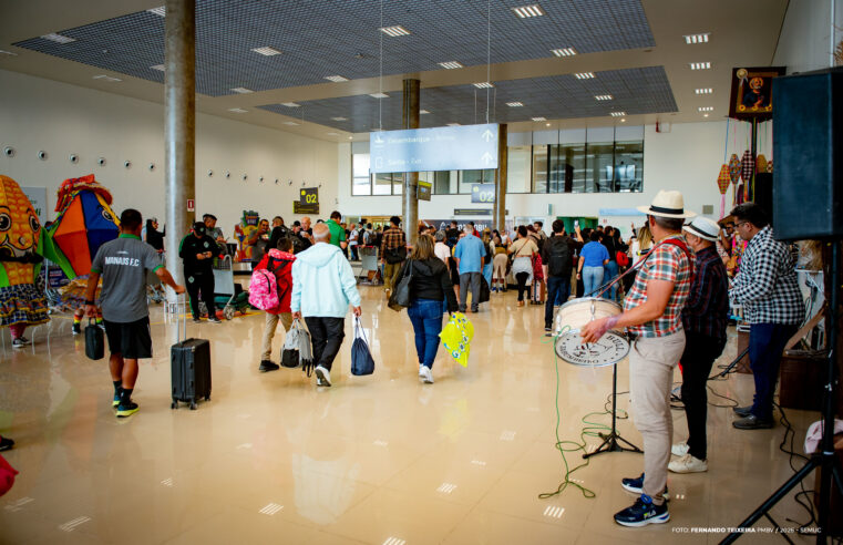 Quadrilheiros e forró recepcionam visitantes no Aeroporto Internacional de Boa Vista