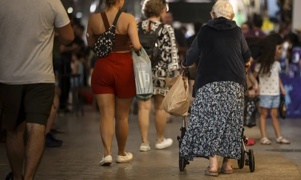 Junho Violeta – Brasil registra 1,6 milhão de denúncias de violência contra idosos desde 2024