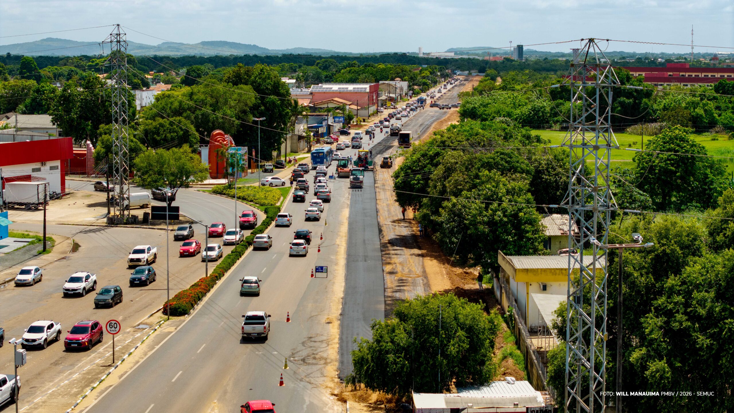Depois da drenagem e da terraplenagem, duplicação da Avenida Venezuela chega à fase do asfalto