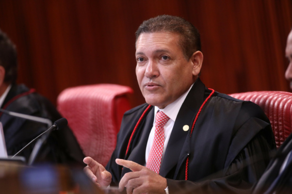 Relator do TSE defende flexibilização de prazos em eleições suplementares e forma maioria favorável a Arthur Henrique